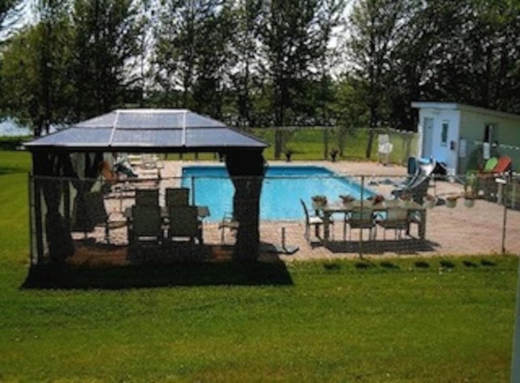 Doran Bay Resort Iroquois Extérieur photo